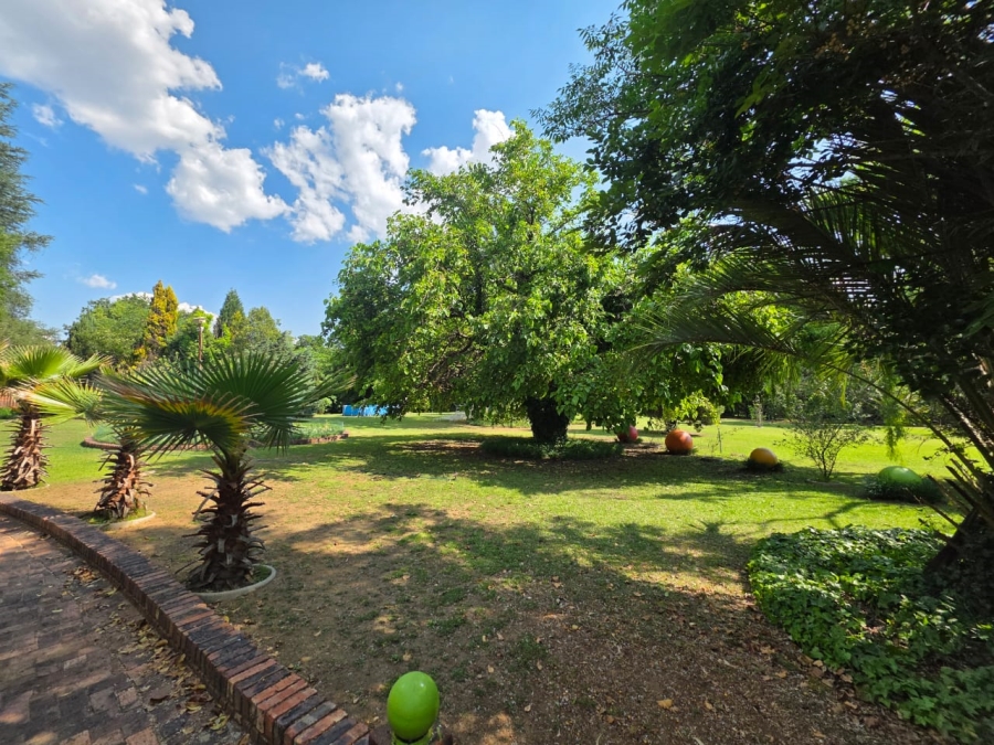 4 Bedroom Property for Sale in Lindequesdrif North West